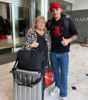 Kikki Danielsson Instagram - Christian fr dansbandssidan å jag tar Farväl av Solveckan i Puerto Rico som varit Härligare än Någonsin🥳🎉Flygresan 1 tim längre än nedresan var seg🥵Kom hem t missarna idag, sen har vi legat i soffan å packat upp lite så å då.
Mitt Nya Projekt:”Hälsan Först”
startar imorgon ✌️❤️
Måste försöka skaffa mig lite Flås, så jag orkar vara med ett tag till😊🎈🏋️‍♂️💃