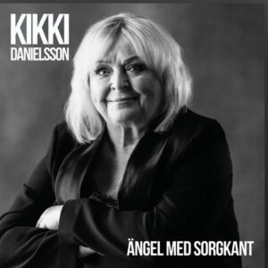 Kikki Danielsson Instagram - Igår släpptes ännu en härlig låt från Kikkis kommande album; ”Så länge giftet verkar” heter den 🌟 Gå gärna in och lyssna där bra musik finns 🥰