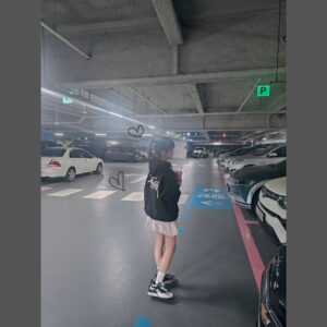 Kim Bo-min Instagram - 싸이월드 감성이라고 구박 받았지만 난 올리고 말았지🤭

#kimbomin  #우리집두찌공주👧🏻 #보민공주치마좀자주입어줘🙏