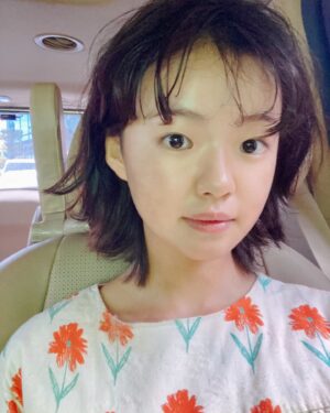 Kim Bo-min Instagram - 이번 주말은 스위트홈시즌2와 함께🫶

#sweethome2 #kimsia @netflixkr