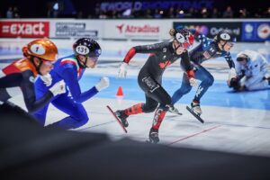 Kim Boutin Instagram - WORLD CHAMPION ⚡️🏆🥇500m 

Be brave, question yourself, question your process and believe in it ❤️‍🔥🥹

Thank you so much for all the support in this process ❤️‍🔥 @ssc_pvc @oeufquebec @jamcharity @novia.longueuil @thibaultgmdesherbrooke @essherbrooke @apexracingskates @intactinsurance @fila_global @e.h.skates
