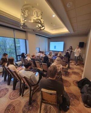 Kim Boutin Instagram - Ce week-end, à la session annuelle de @teamcanada j'ai assisté à des discussions remplies de bonne volonté entre les différents représentants d'athlètes et plusieurs partenaires sportifs principaux! 

Tous ont à coeur de voir grandir le sport dans un environnement sain et constructif ❤️ 

Alors continuons de DISCUTER, PARTAGER, PLANIFIER et CONSTRUIRE  une culture à l’image d’aujourd’hui ! 

C'est ce qui nous permettra d'avancer ENSEMBLE ! 🤝🇨🇦

#athletevoice #commissiondesathletes