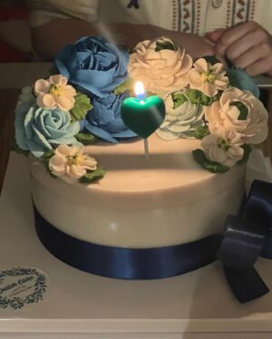 Kim Cho-yeop Instagram - 🎂 올해도 다들 너무 감사합니다!! 선물 받은 원자모형 모빌 넘 예뻐서 행복,, 💕