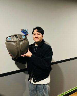 Kim Dae-myung Instagram - 썬더와 나! 👽😍🎬🤫😅