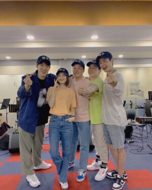 Kim Dae-myung Instagram - 그동안 저희와 함께 많은 이야기 함께 해주셔서 감사합니다. 그럼… 내일 만나요!! #슬기로운의사생활  그리고 #슬기로운산촌생활 😄🥰😝😊☺️