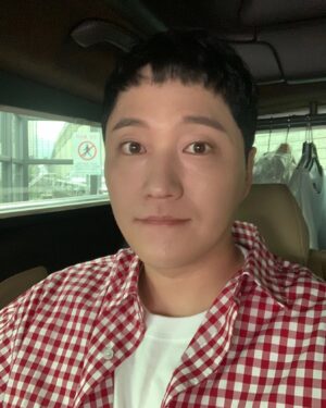 Kim Dae-myung Instagram - 🙂