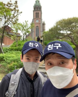 Kim Dae-myung Instagram - 내친구 투덜이랑 #슬기로운의사생활시즌2 #슬의뚜 😊😆