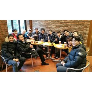 Kim Dae-myung Instagram - 원인터 전무님 이하 대리급 이상 간부회의 #원인터내셔널 #우리팀