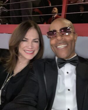 Kim Delaney Instagram - Fun, beautiful date night. 💚