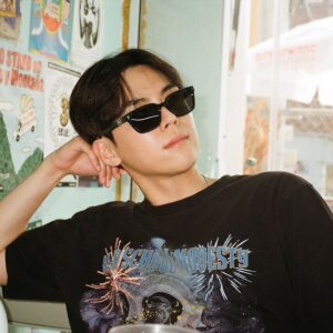 Kim Do-hoon Instagram - Horchata💙
.
.
.
여름이 좋아☀️