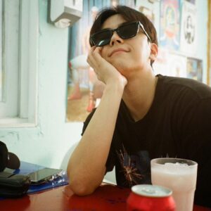 Kim Do-hoon Instagram - Horchata💙
.
.
.
여름이 좋아☀️