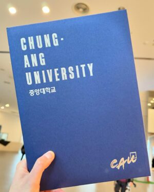 Kim Do-hoon Instagram - 안녕 카우🥳
.
.
.
7년 만에
드디어
해냈다
눈물겹다
✌️