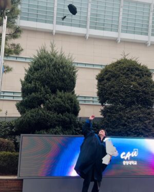 Kim Do-hoon Instagram - 안녕 카우🥳
.
.
.
7년 만에
드디어
해냈다
눈물겹다
✌️