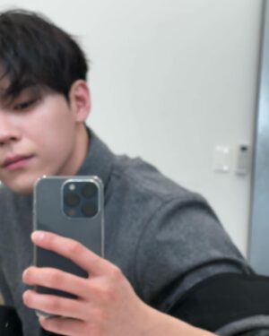Kim Do-hoon Instagram - 💡
