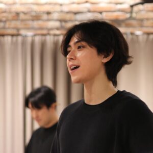 Kim Do-hoon Instagram - 뮤지컬 <유미의 세포들> 쇼케이스✨
.
.
.
뮤배(뮤지컬 배우) 2일차🤭 
성장하자🥹