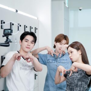 Kim Do-hoon Instagram - ’살롱드립‘이라니❤️
.
.
.
#우리아빠가좋아하는 #살롱드립 #미스터리수사단