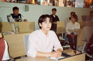Kim Do-hoon Instagram - ⚡️<고백공격>❤️
.
.
.
석진이의 고백공격 잘 받으셨나요? 
7회차의 짧은 시간이었지만 순수한 열정으로 똘똘 뭉친 스텝분들, 배우분들과 함께한 덕분에 즐겁게 연기하고 뜻 깊은 작품이 되었습니다.
<고백공격>은 Wavve에서 스트리밍 되고 있으니 자주 꺼내봐주세요🤗