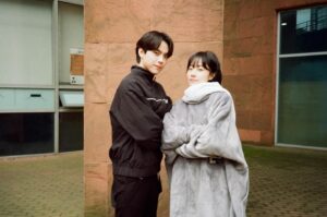 Kim Do-hoon Instagram - ⚡️<고백공격>❤️
.
.
.
석진이의 고백공격 잘 받으셨나요? 
7회차의 짧은 시간이었지만 순수한 열정으로 똘똘 뭉친 스텝분들, 배우분들과 함께한 덕분에 즐겁게 연기하고 뜻 깊은 작품이 되었습니다.
<고백공격>은 Wavve에서 스트리밍 되고 있으니 자주 꺼내봐주세요🤗