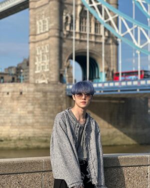 Kim Dong-han Instagram - 엘리베이터 타고 London Eye가기☀️