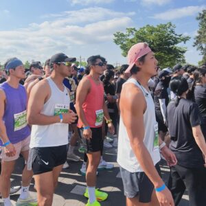 Kim Dong-hyun Instagram - #광고
2024 서울신문 하프마라톤!! 10km 44분 03초🏃🏻‍♂️😅

또 #physical100 팀과 함께 뛰어서 즐거웠습니다!

42분대 완주는 6월 마라톤에서 반드시!!🔥🫡

땀 많이 흘렸지만 #파워에이드 마시고 수분 보충 제대로 했습니다!💦

#파워에이드 #파워에이드제로 #나만의순간멈추지않는파워 #2024서울신문하프마라톤 #POWERADE #러닝 @coke.deal 
#physical100season2