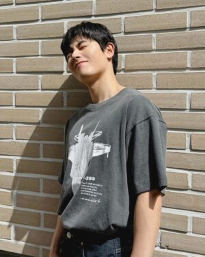 Kim Dong-jun Instagram - 주말 끝.