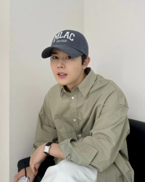 Kim Dong-jun Instagram - Khaki