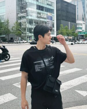 Kim Dong-jun Instagram - 내일 팬미팅 기대 돼 😃