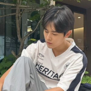 Kim Dong-jun Instagram - 날이 좋구만 🌞