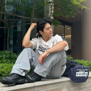 Kim Dong-jun Instagram - 날이 좋구만 🌞