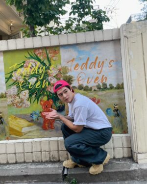 Kim Dong-jun Instagram - 성수동 나들이 ✋️
