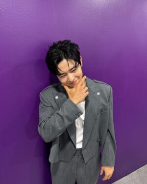 Kim Dong-jun Instagram - 🍇