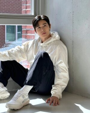 Kim Dong-jun Instagram - 🌞