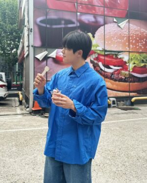Kim Dong-jun Instagram - 장군님을 만났다. 뒤로 넘겨보세요 ❤️