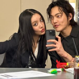 Kim Gun-woo Instagram - 퍼스트 클래스 태워준다고 혜정아🤬🤣