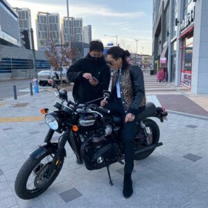 Kim Gun-woo Instagram - Vroom vroom 🏍️