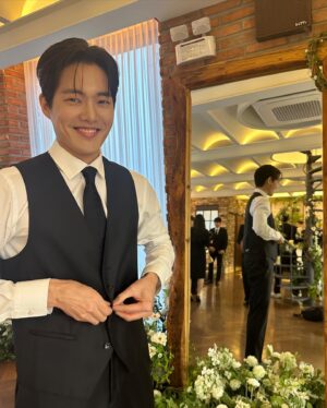 Kim Gun-woo Instagram - 다은이 언이 결혼식 🥳💛