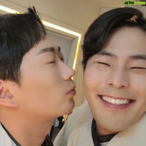 Kim Hae-jun Instagram - .
내가 제일 좋아하는 동생
이창호 
왜 쾌지나가 칭칭나냐.

#이창호