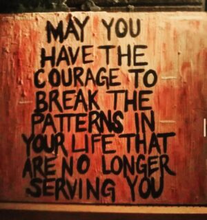 Kim Hawthorne Instagram - 🤎.

#growth #wisdom #allthingsarepossible #dothework #thekimhawthorne #kimhawthornecoaching
