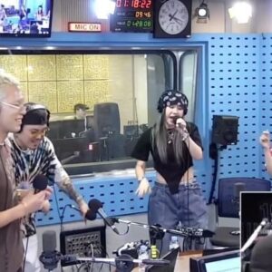 Kim Ho-young Instagram - 광란의 #파워타임 #호파타 #호클럽  with #군조크루 🔥🔥 
.
#파워타임레드카펫 #초대게스트 #군조크루 @koonzo_crew 
.
군조크루의 에너지에 모두가 다 반했던 시간 🤩
.
#군조 #선엘 #지혜 #찬일