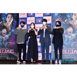 Kim Hyeon-mok Instagram - 어제 <쇼미더고스트> 시사회를 잘 마쳤습니다. 넵. 온갖 재롱을 다 부려봤습니다. 귀한 시간 내어 자리 해 주신 모든 관객분들께 진심으로 감사드립니다. 
9월 9일 대개봉!! 쇼미더고스트 많관부우🙇🏻👻🧡
#쇼미더고스트#김은경감독#한승연#홍승범#김현목