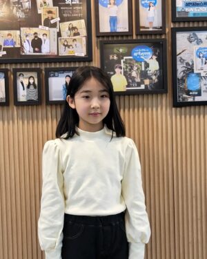 Kim Hyo-gyeong Instagram - ㆍ
#지난일상

조금씩 천천히 열심히 크고 있는 효경🌱
항상 꼼꼼히 성장체크해 주시고 관리해 주시는 
최규희원장님 하이키한의원 감사합니다🙇‍♀️
@highki_1992

올 해도 잘 부탁드려요😉

ㆍ
ㆍ
ㆍ
ㆍ
ㆍ
ㆍ
ㆍ

#하이키한의원 #성장체크 #성장관리 #성장 
#성장클리닉 #올해도 #쑥쑥크자