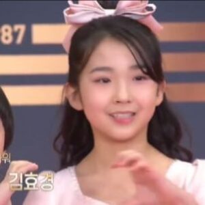 Kim Hyo-gyeong Instagram - #kbs
#연기대상
#2022kbs연기대상 
#레드카펫

2022년 마지막날을 뜻깊은 자리에서 마무리하게 해 주신 

#현재는 아름다워 
#김성근감독님 
#이현석감독님 
#하명희작가님

모든 스텝분들과 멋진 배우님들께 감사드립니다🙇‍♀️

ㆍ
ㆍ
ㆍ
ㆍ
ㆍ
ㆍ
ㆍ

#김효경 #kbs연기대상 #레드카펫현장 #하늘해
#사이좋은남매👫 #함께해서 #행복했어 #감사한자리
#뜻깊은시간