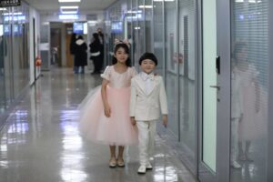 Kim Hyo-gyeong Instagram - #어제기록✏️ 
#레드카펫 
#kbs연기대상 
#시상식

2022년 마지막을  뜻깊은 자리에 초대해 주셔서 영광이였습니다❣️

처음 서 본 레드카펫이라서 설레이고 떨려했던 효경이 좋은 자리에 멋진분들과 함께 할 수 있어서 감사했습니다😍

한 해동안 고생한 예쁜딸 2023년에는 더 열심히 한걸음 한걸음 앞으로 달려보자🤗

새해 복 많이 받으세요🙇‍♀️

ㆍ
ㆍ
ㆍ
ㆍ
ㆍ
ㆍ
ㆍ

#김효경 #2022kbs연기대상 #청소년아역상후보 #현재는아름다워 #최하늘 #행복한날 #영광스러운자리에참석 
#한해마무리 #새해복많이받으세요