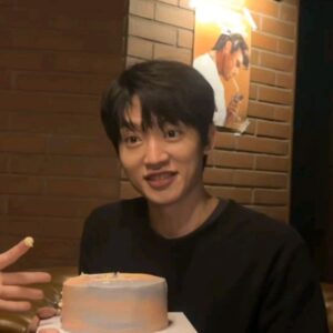 Kim Hyun Wook Instagram - 생일을 축하해주셔서 감사드려요 ❣️
