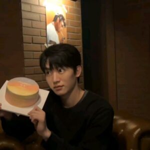 Kim Hyun Wook Instagram - 생일을 축하해주셔서 감사드려요 ❣️