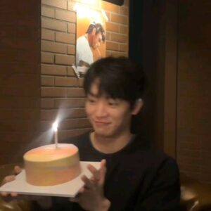 Kim Hyun Wook Instagram - 생일을 축하해주셔서 감사드려요 ❣️