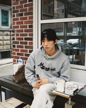 Kim Hyun Wook Instagram - #봄
.
.
@yeonyam