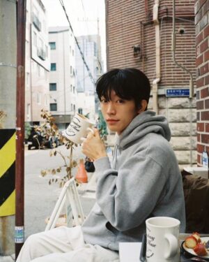 Kim Hyun Wook Instagram - #봄
.
.
@yeonyam