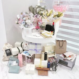Kim Hyun-joo Instagram - 늦어도 너무 늦은 감사인사..미안하고 고마워요~#thanxtagram