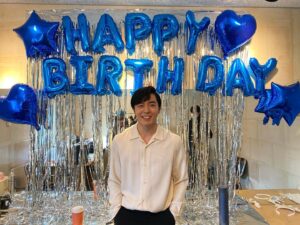 Kim Jae-wook Instagram - 대기실 서프라이즈 🎂